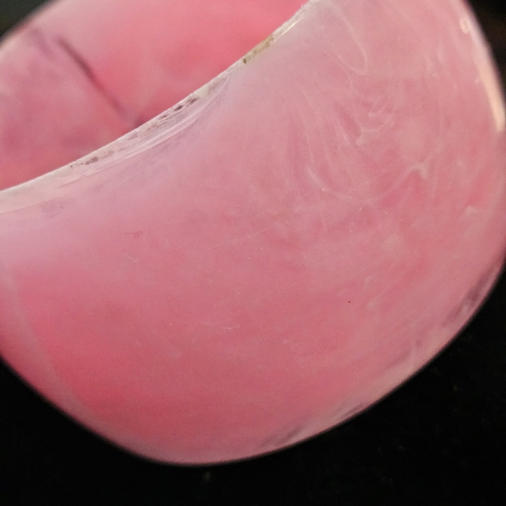Vintage Mod 80s Pink Smooth Swriled Lucite Chunky Braclet - Picture 10 of 11